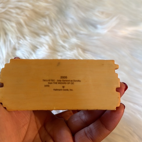 Hallmark Wizard of Oz 2005 “Off To See The Wizard” Ornament” - Picture 7 of 7